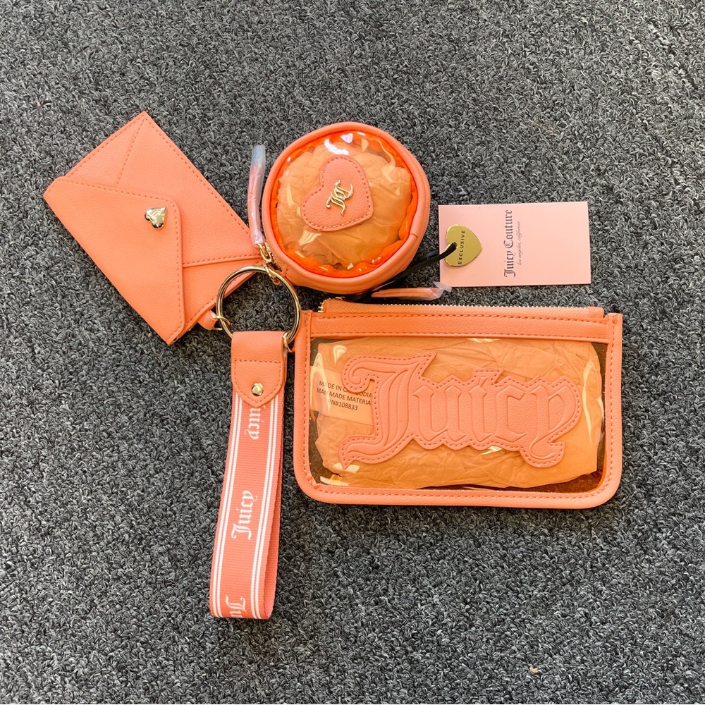 Juicy Couture Gelato On The Beach 3 Piece Pouch- Peach Fuzz